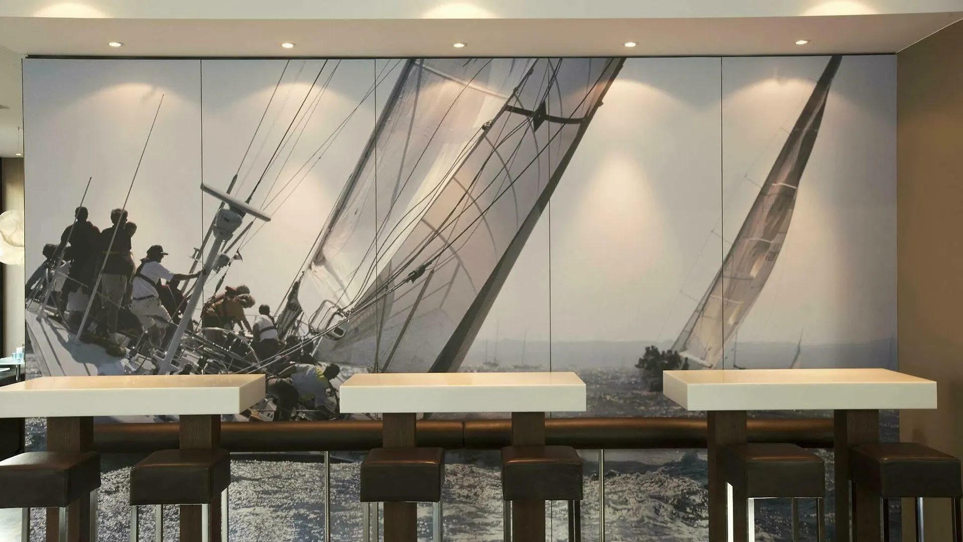 Motel One Hamburg-Alster Hotel